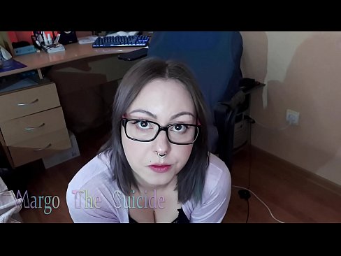 ❤️ Сексуальна дівчина в окулярах глибоко відсмоктує дилдо на камеру ️❌ Російське порно у нас ❌❤
