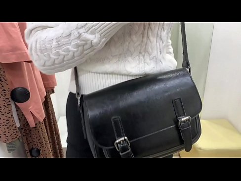 ❤️ Публічна мастурбація молодої сучки FeralBerry фалоімітатором у примірочній ️❌ Російське порно у нас ❌❤